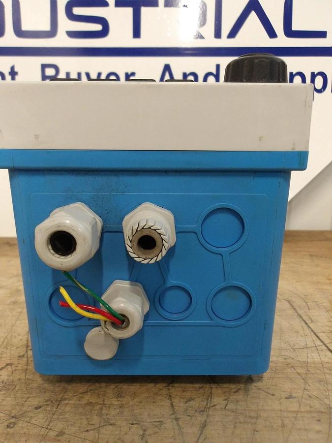 Used ENDRESS HAUSER LIQUILINE MCM42 CONTROLLER, 30 V, #115906G USED
