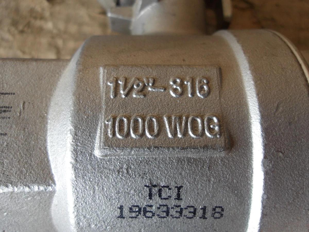 Used PINACLE 1-1/2" S/S BALL VALVE, #813810G NEW