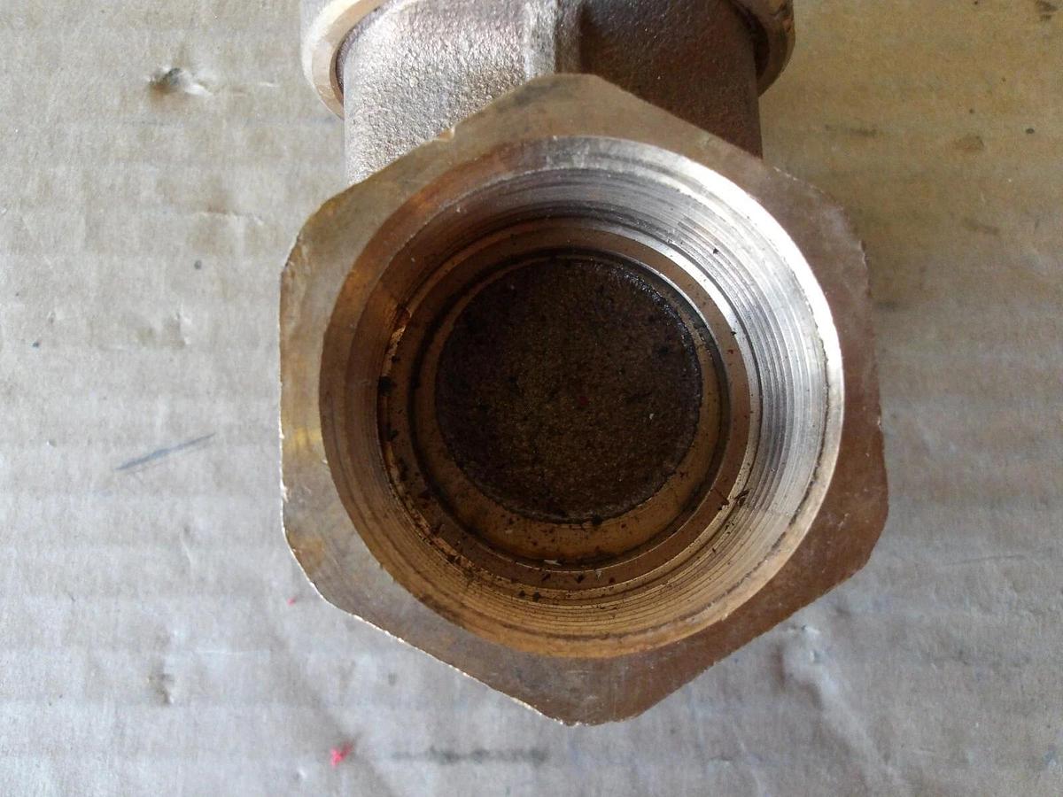 Used RMV 1-1/2" BRASS GATE VALVES (LOT OF 2) #710905G NEW