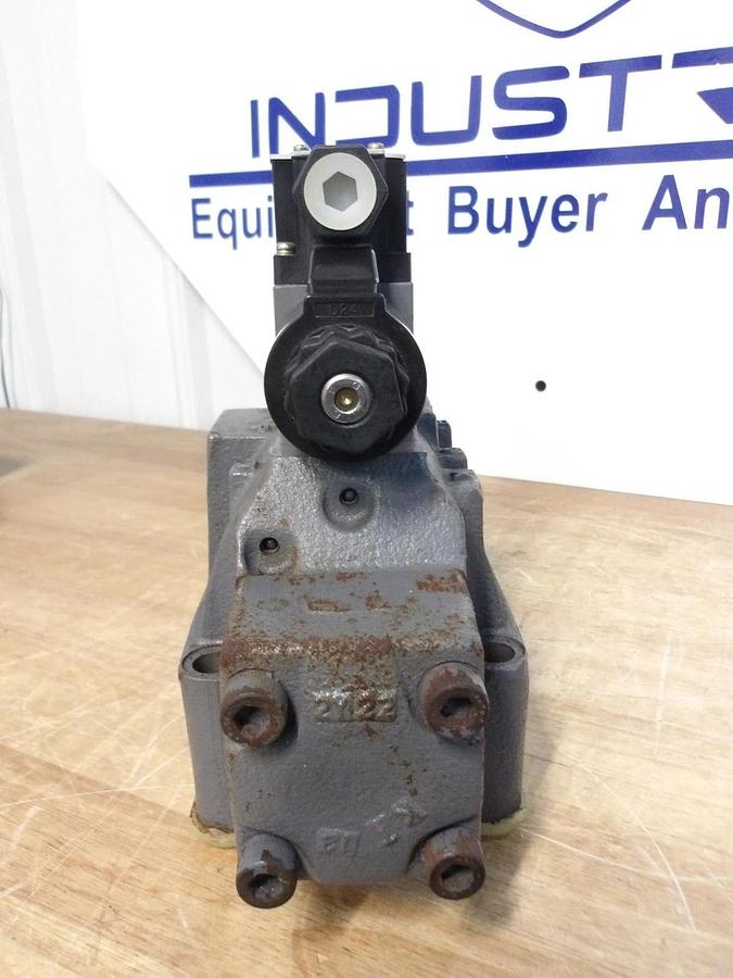 Used TOKIMEC DG5VC-H8-3BL-E-PS2-H-82-JA HYDRAULIC SOLENOID VALVE & BLOCK, #37918G NEW