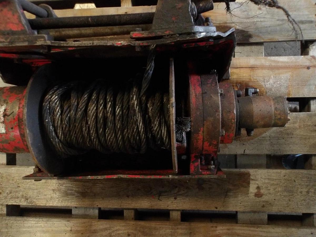 Used D&P HYDRAULIC WINCH (NO TAG) #851138G USED