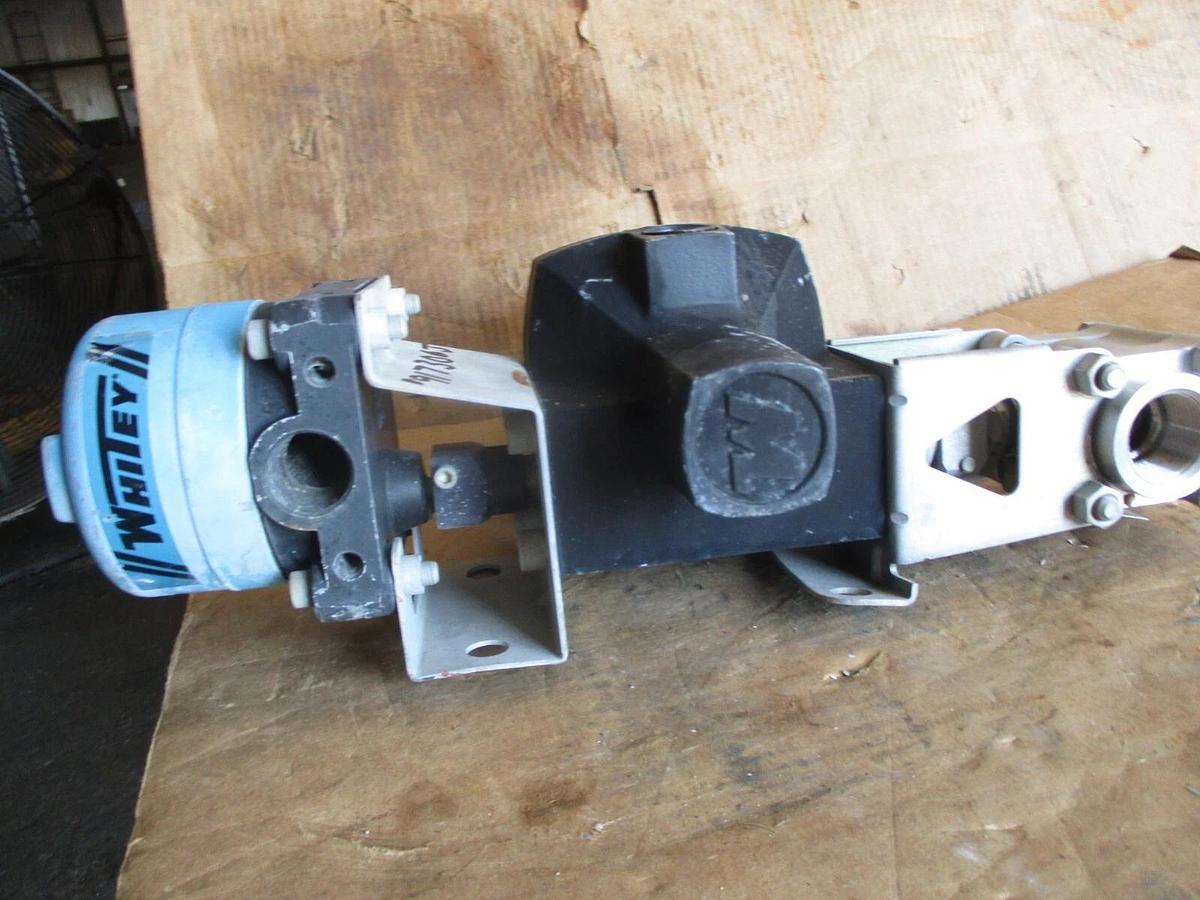 Used WHITEY 1" STAINLESS BALL CONTROL VALVE, #917306J NEW (WEATHERED)
