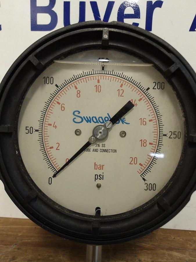 Used SWAGELOK PG1-115P-PG300-LAR3-1 PRESSURE GAUGE, #116945GJW NEW