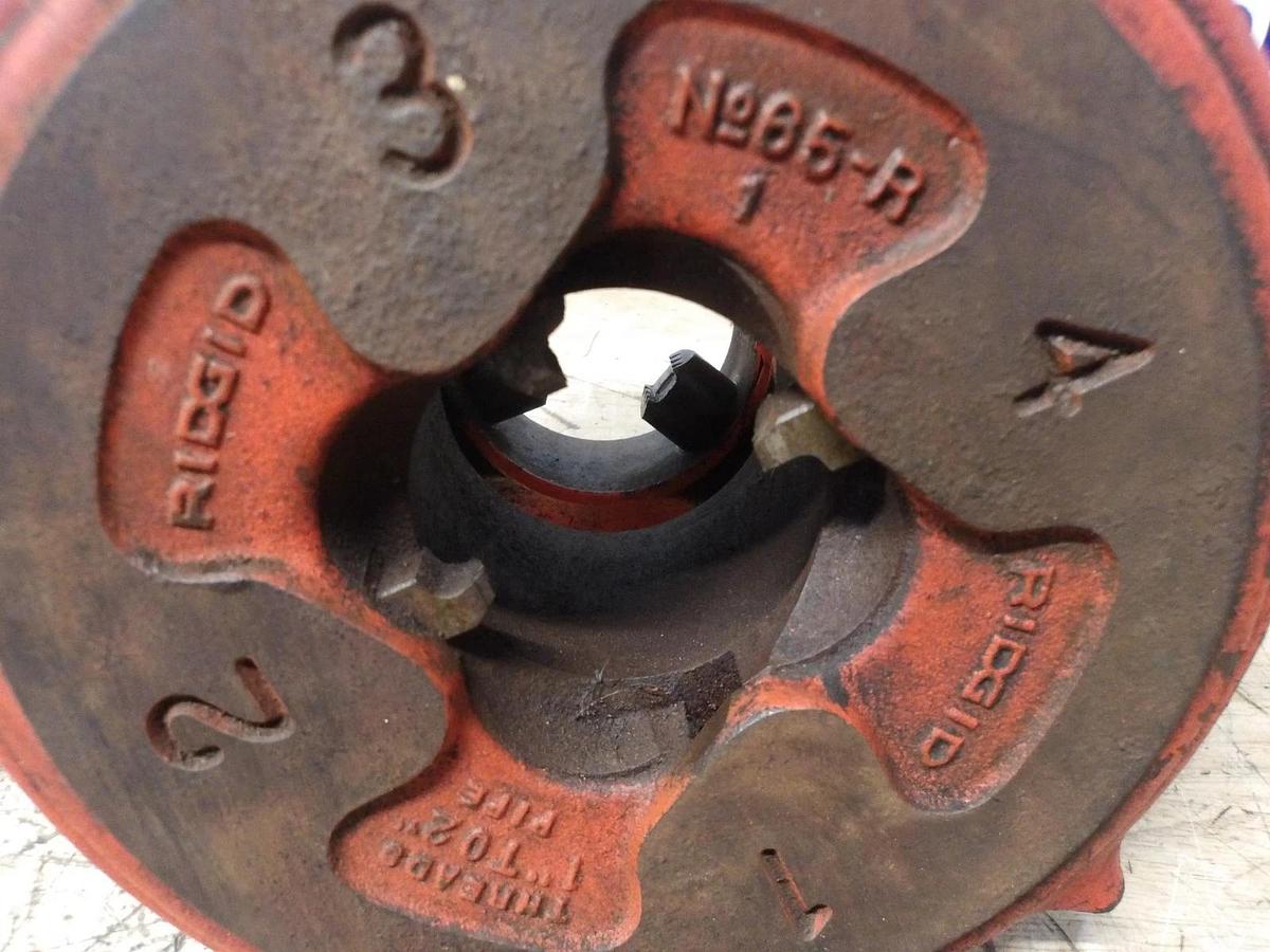 Used RIDGID 65-R MANUAL PIPE THREADER (1", 2") #310248G USED