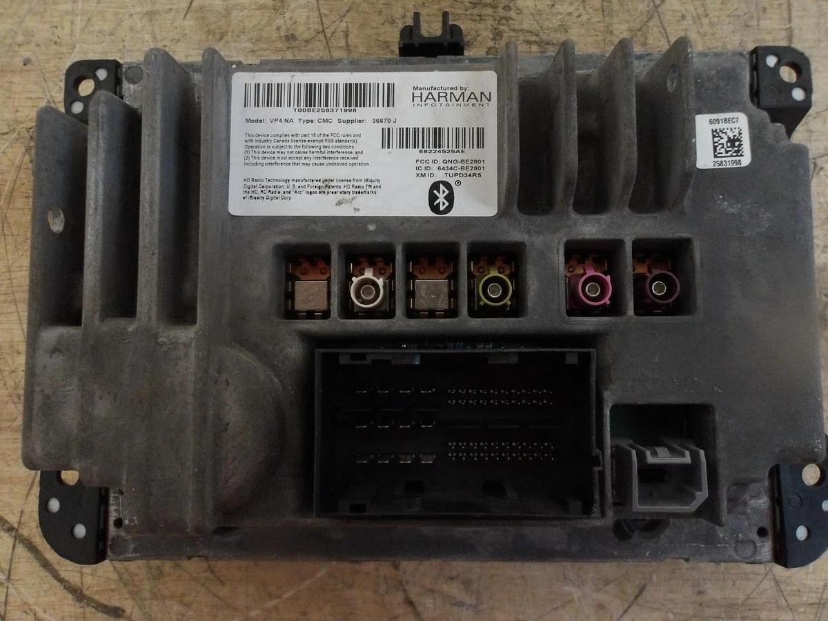 Used HARMAN VP4NA JEEP RADIO CMC, #926916G USED (AS IS)