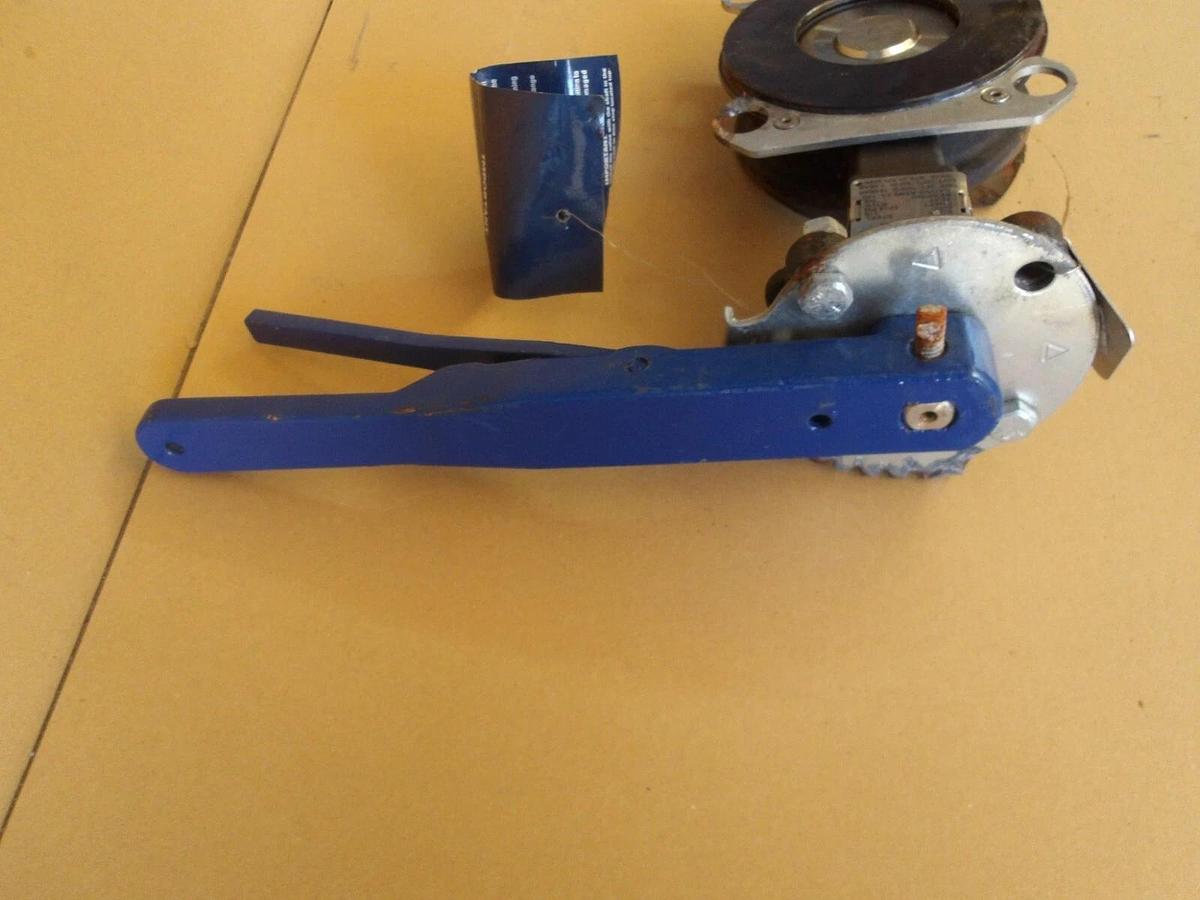 Used KEYSTONE 3" STEEL BUTTERFLY VALVE, #66145G NEW