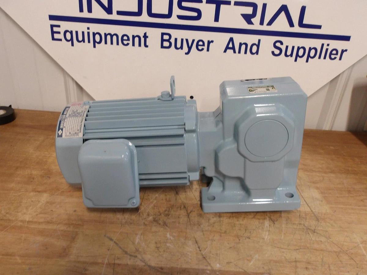 Used SUMITOMO SM-HYPONIC TC-5 GEARMOTOR 4 HP, RATIO 50:1, #78147G NEW
