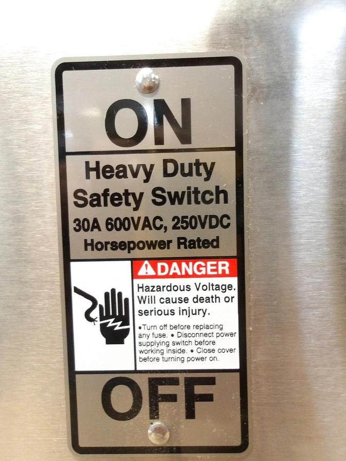Used SIEMENS 30 AMP S/S SAFETY SWITCH 600/250 V, #7161214G NEW
