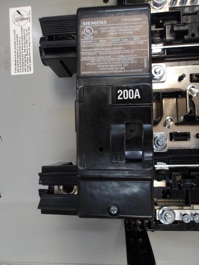 Used SIEMENS 200 A MAIN LOAD CENTER W/ BREAKERS, 120/240 V, #612248G NEW
