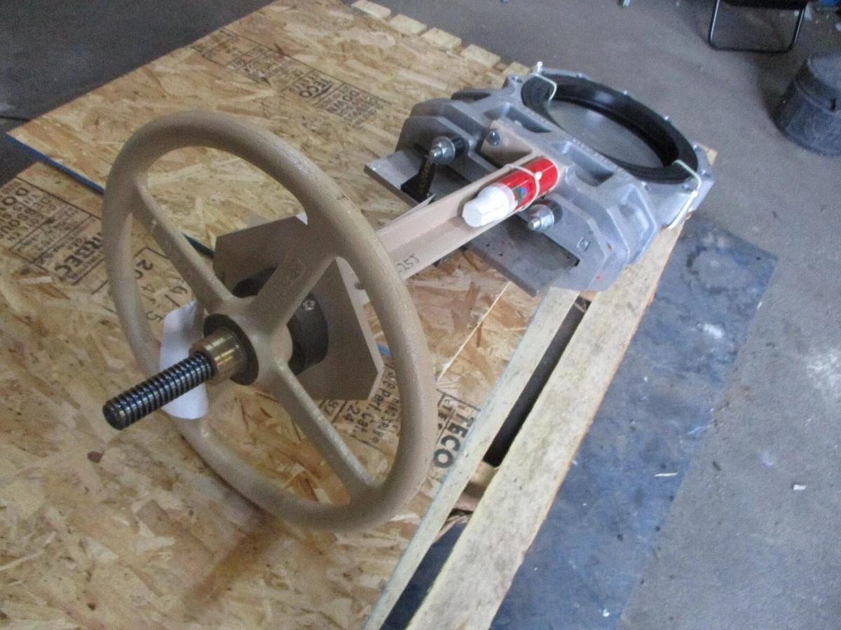 Used UNITED CONVEYOR 12" MANUAL KNIFE GATE VALVE, #410225J NEW