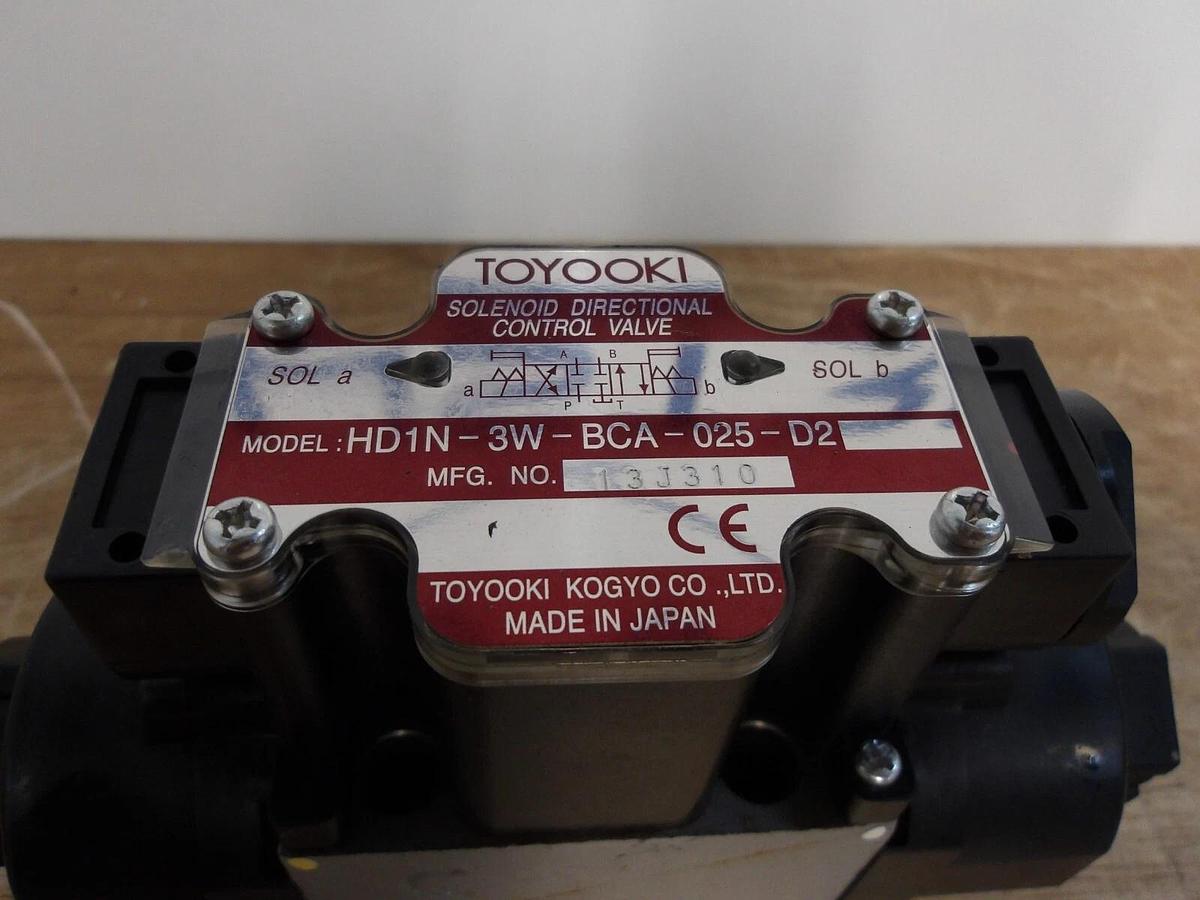 Used TOYOOKI HD1N-3W-BCA-025-D2 SOLENOID DIRECTIONAL VALVE, #228157G NEW