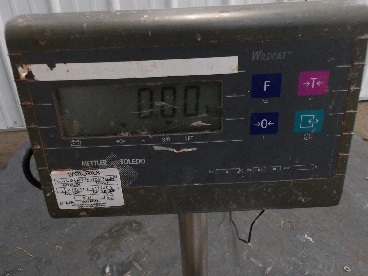 Used METTLER TOLEDO WILDCAT DIGITAL SCALE 300KG/60LBS, MAX 3000, #812212G USED