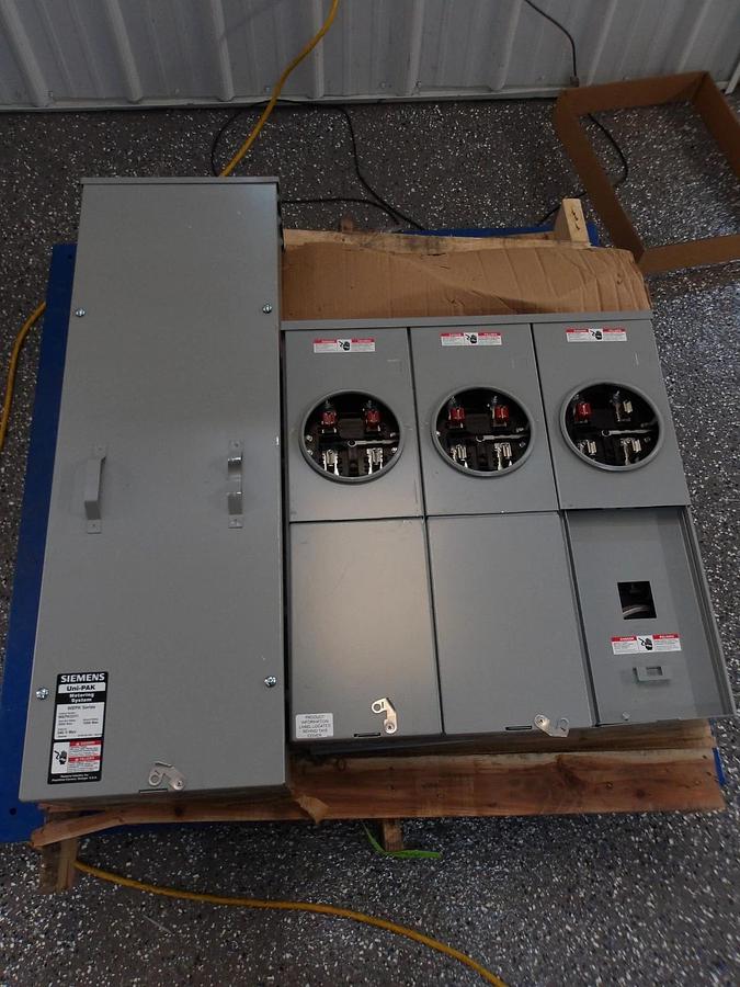 Used SIEMENS UNI-PAK WEPK3311 METERING SYSTEM, 300 A, 240 V, #123310G NEW