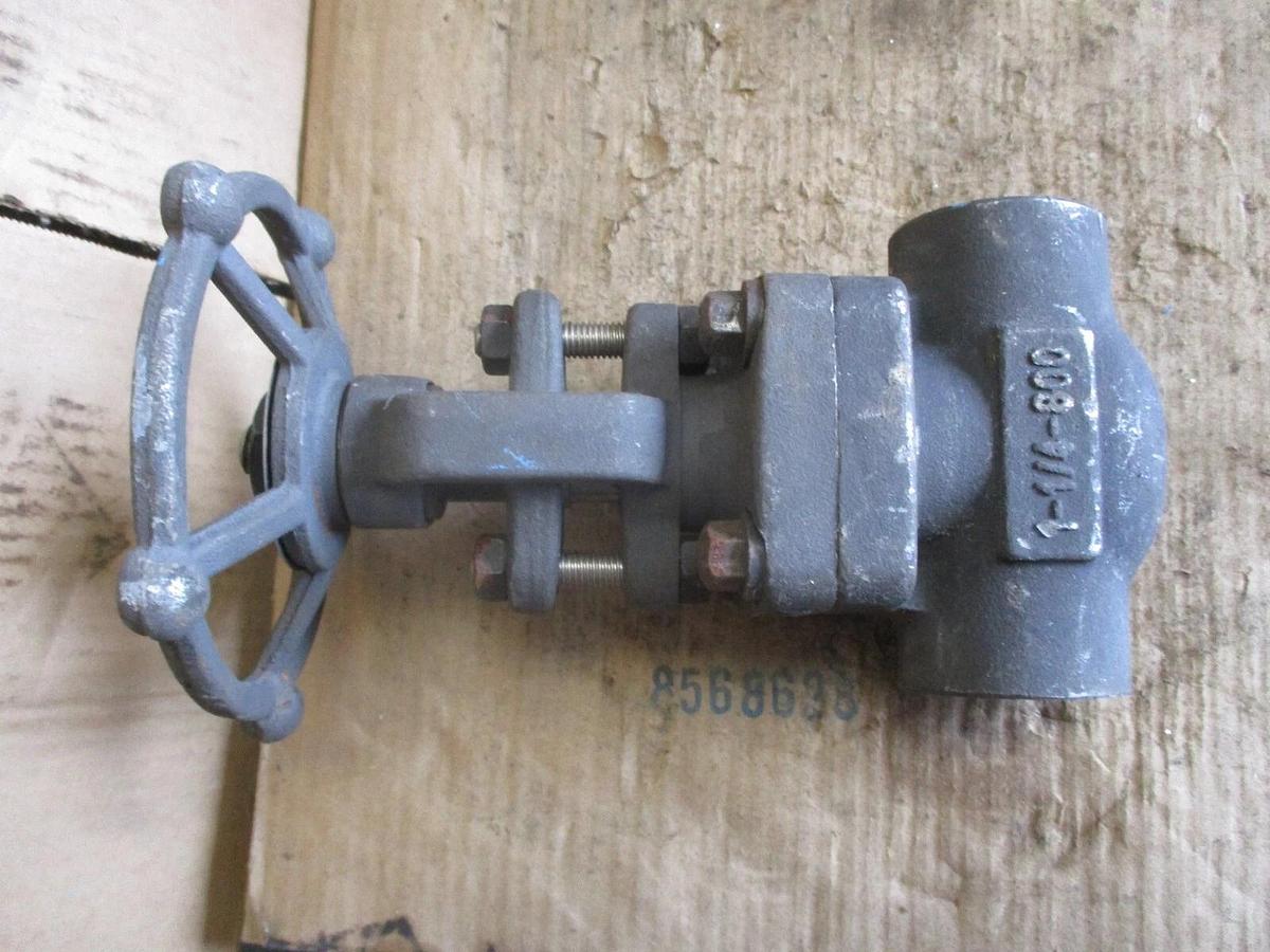 Used WARREN 1-1/4" IRON GATE VALVE (THREADED), #78107J NEW