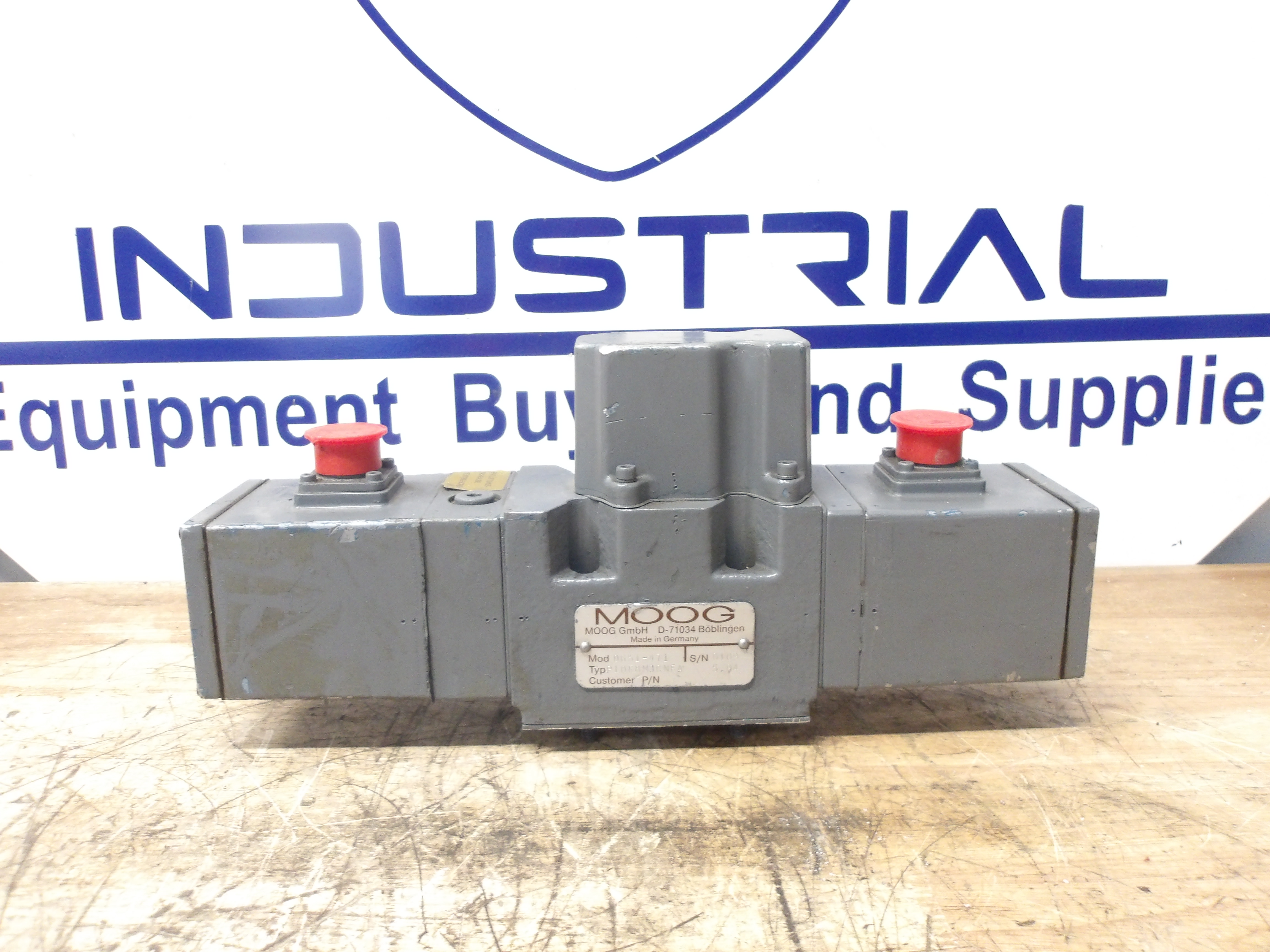 Used MOOG D651/471/P10FRM3CNFA SERVO PROPORTIONAL VALVE