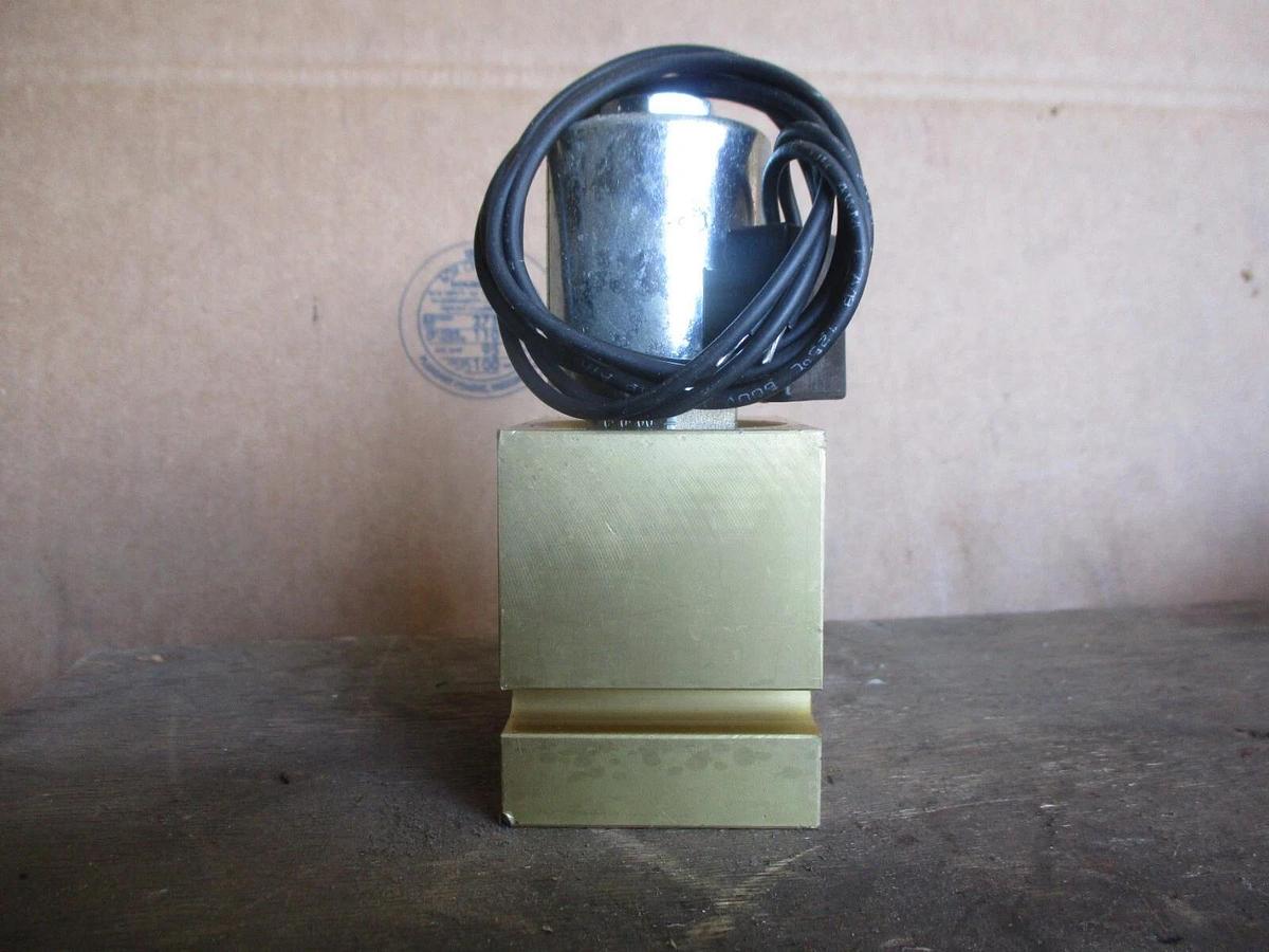 Used EATON 1/2" SV4-10-C-8H-24DW-00 BRASS SOLENOID VALVE, #1128246J NEW