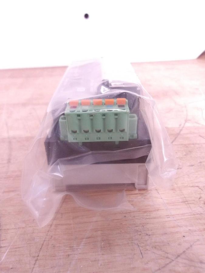 OMRON DRT2-1D16 REMOTE TERMINAL, 24 V DC, #4231020G NIB