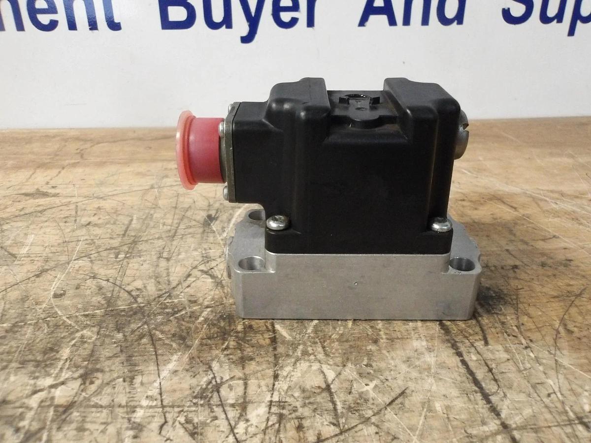 Used SAUER-DANFOSS MCV116A1501 PRESSURE CONTROL PILOT VALVE, #825115G USED