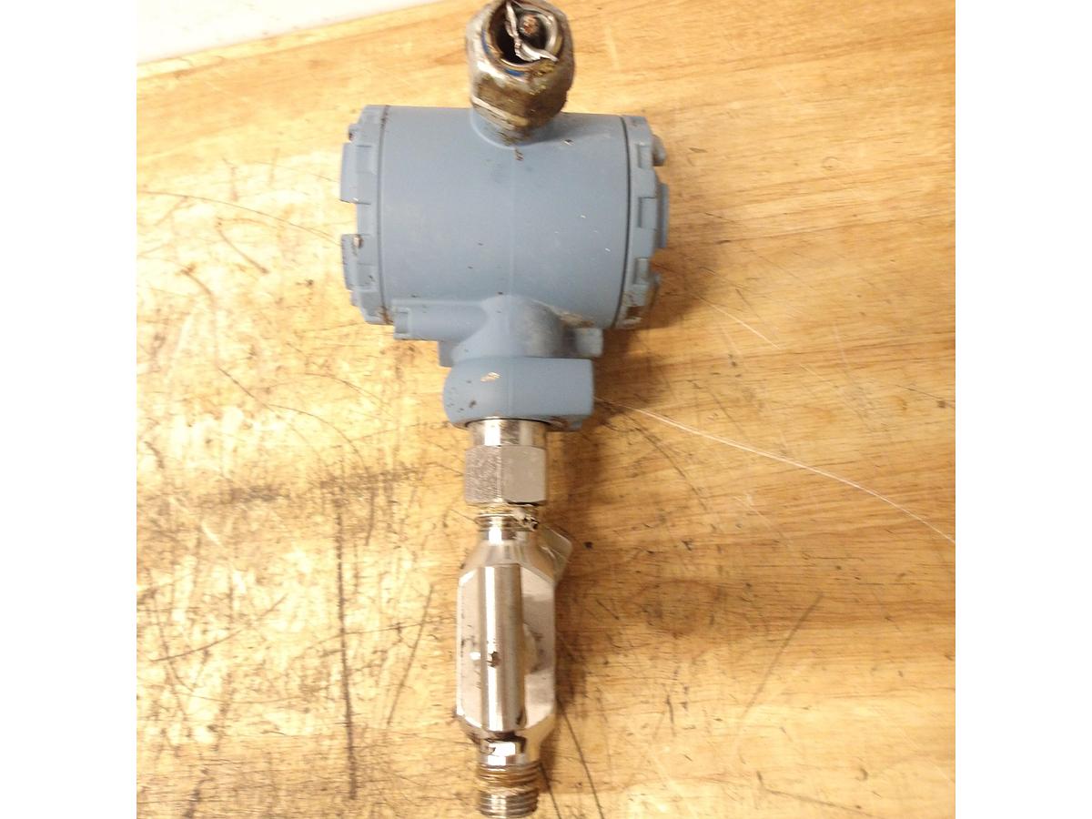 Used ROSEMOUNT 2088G2S22A1 PRESSURE TRANSMITTER