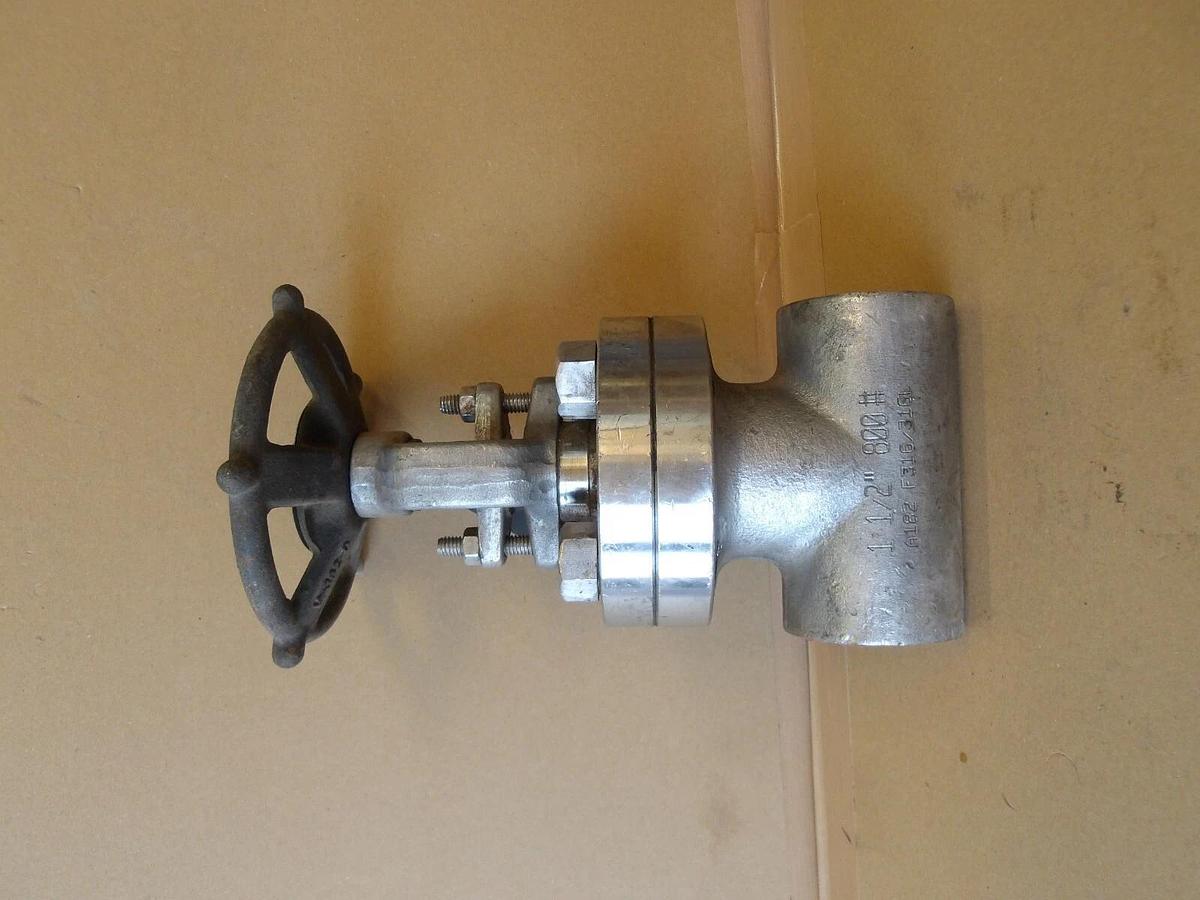 Used VOGT 1-1/2" S/S GATE VALVE, SERIES 12401 (THREADED) #6101008G NEW