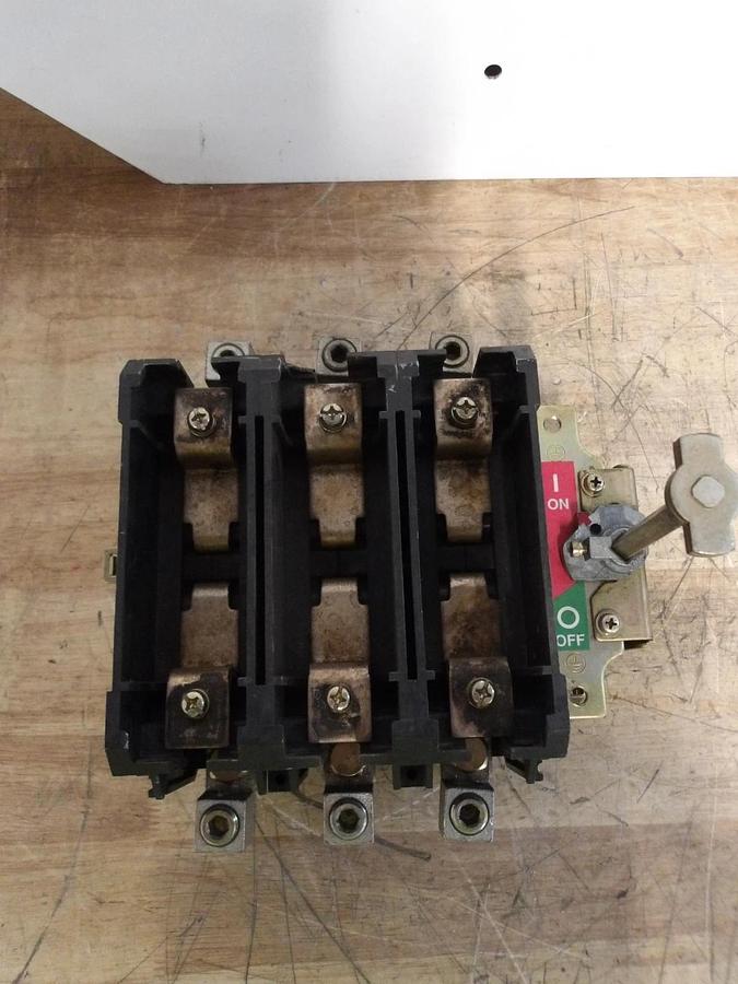 Used ALLEN BRADLEY 194R-NJ200P3 DISCONNECT SWITCH, 200-240-480-600 V, #918246G USED