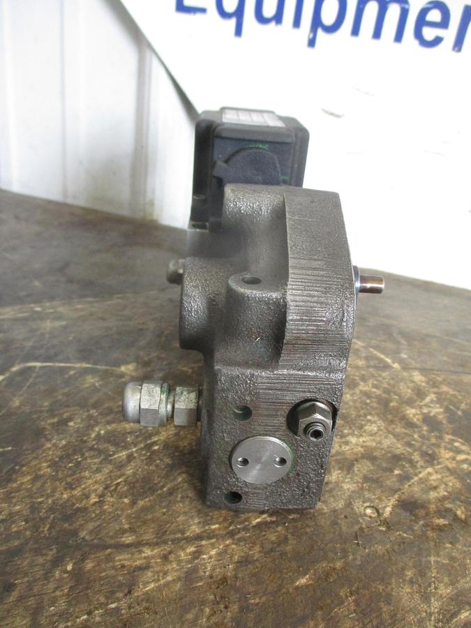 Used SUNDSTRAND SAUER MCV110A1009 PRESSURE CONTROL PILOT VALVE