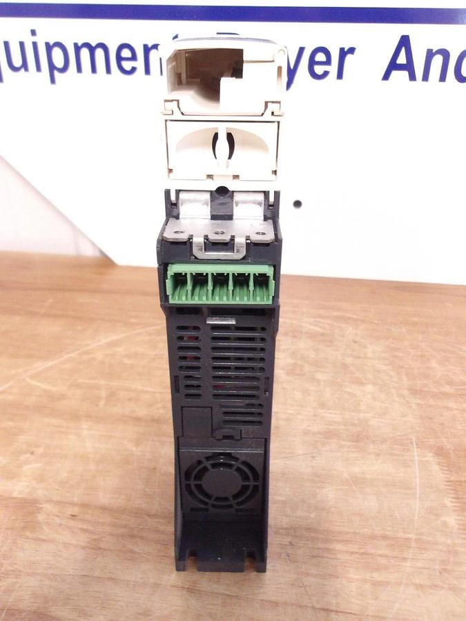 SCHNEIDER - TELEMECANIQUE - ALTIVAR 3/4 HP SPEED DRIVE, #2241020G NIB