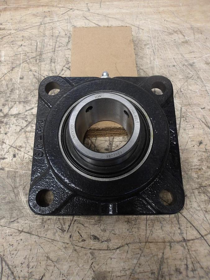 REXNORD F3S228E FLANGED MOUNTED BEARING 1-3/4" BORE, #729138G NIB