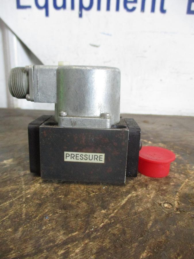 Used DYNAMIC MODEL 10 SERVO VALVE