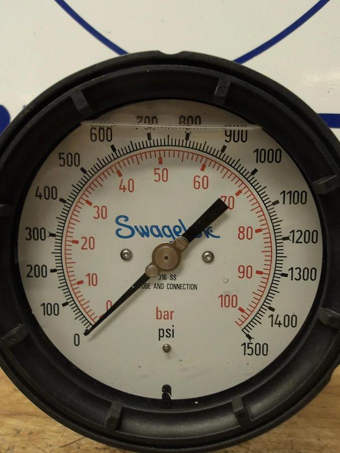 SWAGELOCK PG1-115P-PG1500-LAR3-J PRESSURE GAUGE, #213920G NIB