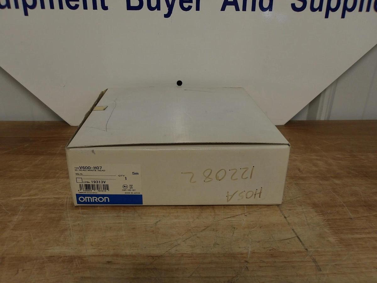 OMRON V600-H07 SENSOR HEAD W/ CABLE, #3241022G NIB
