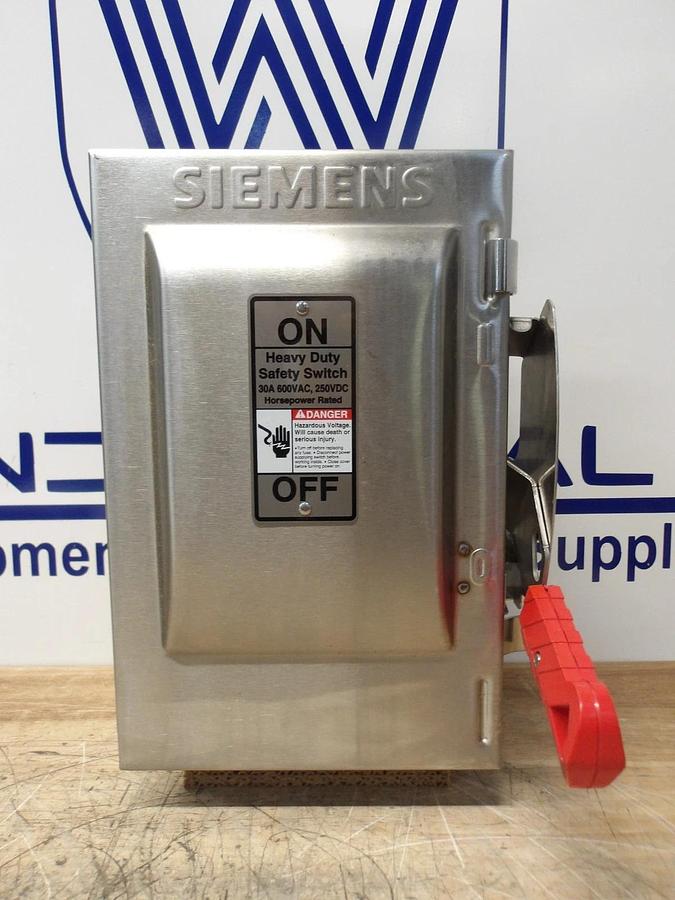 Used SIEMENS 30 AMP S/S SAFETY SWITCH 600/250 V, #7161208G NEW