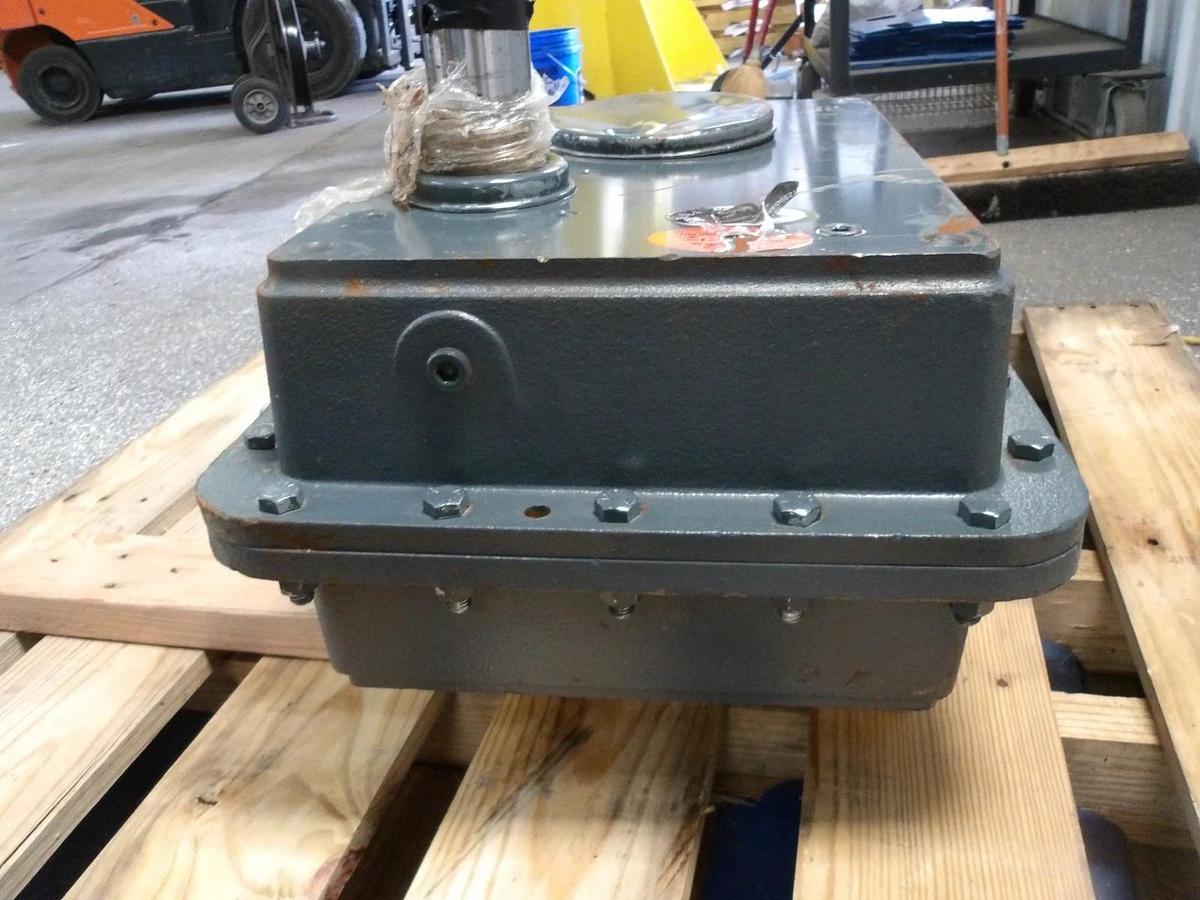 Used FALK QUADRIVE 5315-J25-A SPEED REDUCER, RATIO 25.26, #79230G NEW