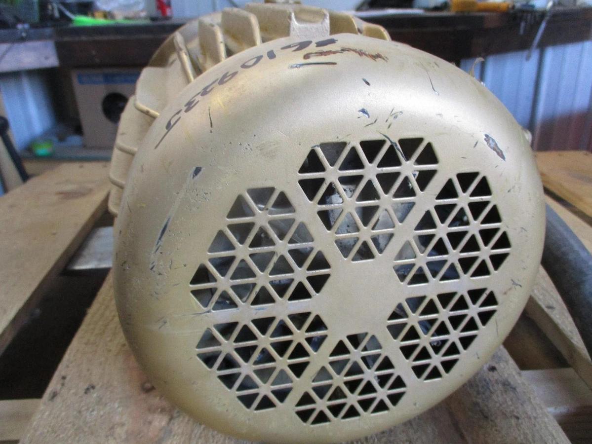 Used BALDOR RELIANCE 5 HP SUPER-E MOTOR, 184TC FR, 230/460 V, 1750 RPM, #610923J USED