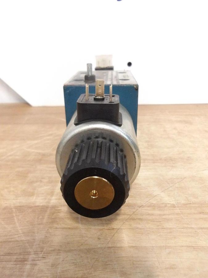 Used BOSCH O81WV10P1V1004W5024/00D0 HYDRAULIC SOLENOID VALVE, #33930G NEW