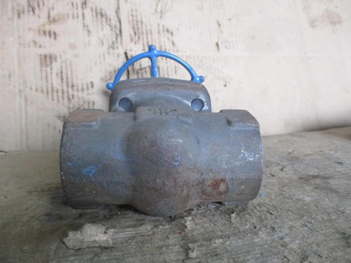 Used VELAN 1-1/4" STEEL GATE VALVE (THREADED) #78316J NEW