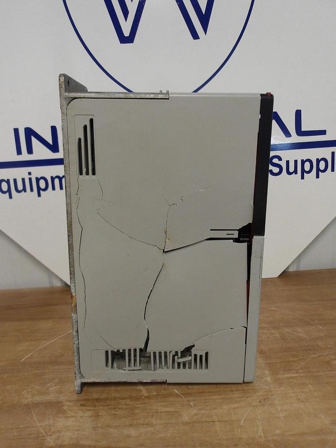 Used ALLEN BRADLEY POWERFLEX 700, 3-5 HP, #417115G PARTS ONLY