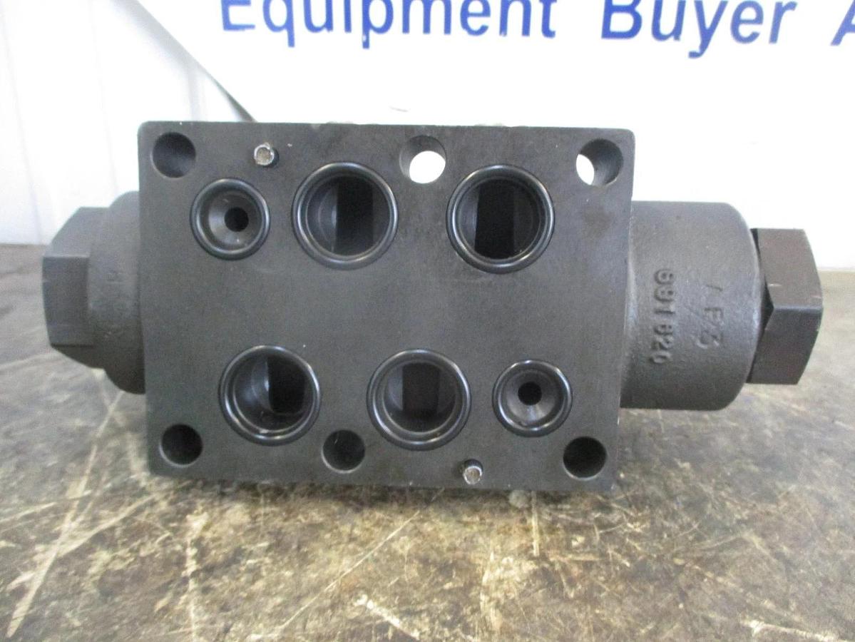 Used PARKER D61VW3CANYCE 75 HYDRAULIC DIRECTIONAL CONTROL VALVE, #826212J USED