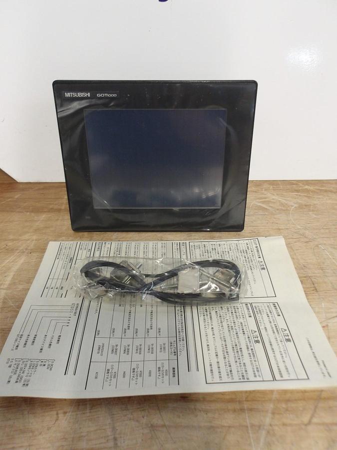 Used MITSUBISHI GT1055-QSBD GRAPHIC OPERATION TERMINAL 24 V, #4221030G NEW
