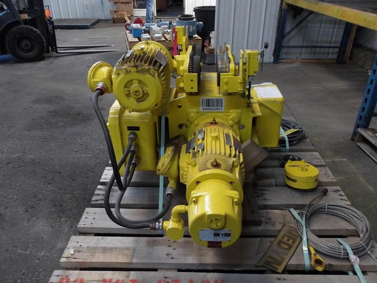 Used YALE 1 TON CABLE HOIST W/ TROLLEY BEW2-22PT1452, #113235GJW NEW