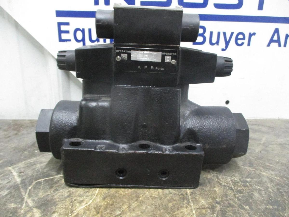 Used PARKER D61VW2C1Y40 HYDRAULIC DIRECTIONAL CONTROL VALVE, #8261029J USED