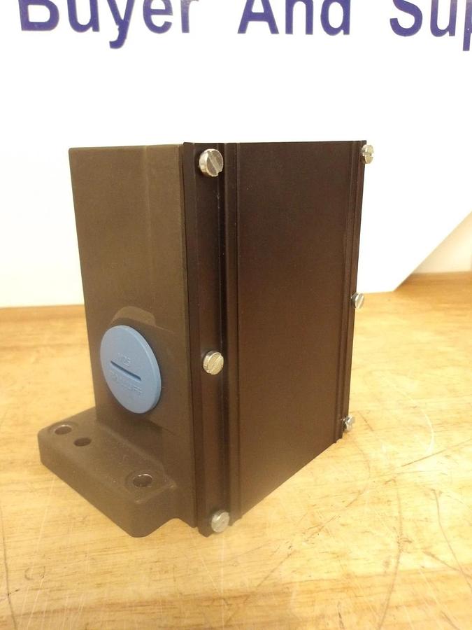 Used BALLUFF BNSB19-006-R12-100-10 SNAP SWITCH, #4281028G NEW
