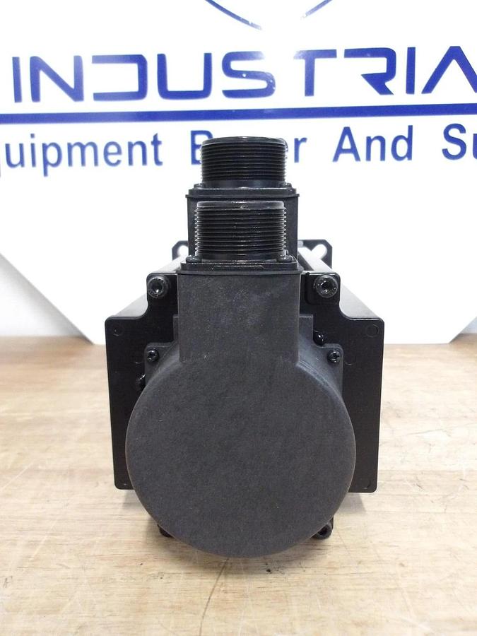 OMRON AC SERVO MOTOR R88M-G3K030T-BS2, #326219G NIB
