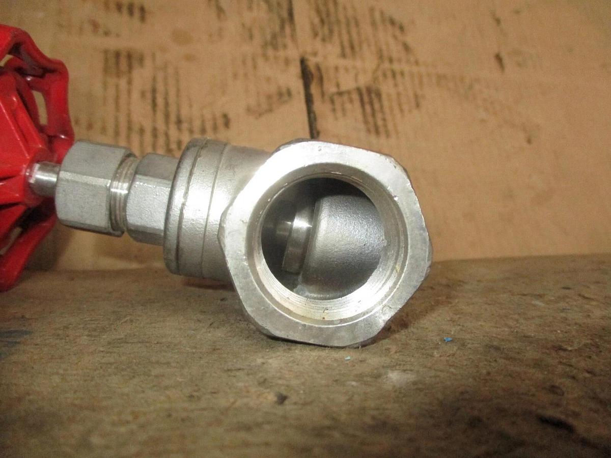 Used WARREN 1" STAINLESS GLOBE VALVE (THREADED) #78240J NEW