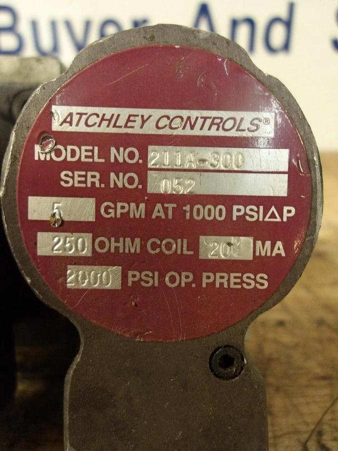 Used ATCHLEY 211A-300 SERVO VALVE (LOT OF 2) #815940G PARTS ONLY