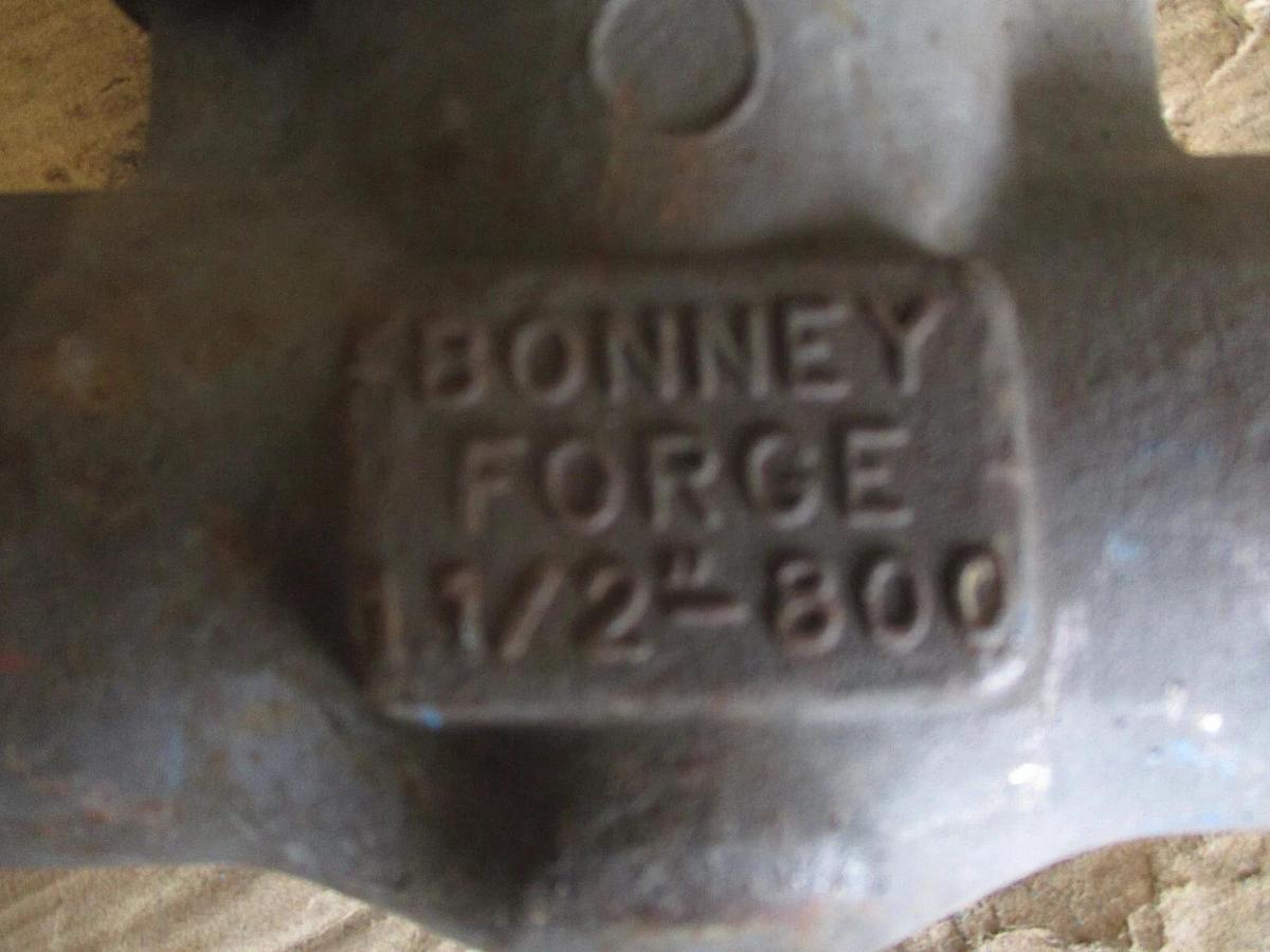 Used BONNEY FORGE 1-1/2" IRON GATE VALVE (SOCKET WELD) #781252J NEW