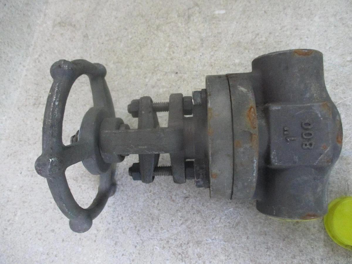 Used VOGT FORGED STEEL 1" GATE VALVE SW12111, #5261030G NEW