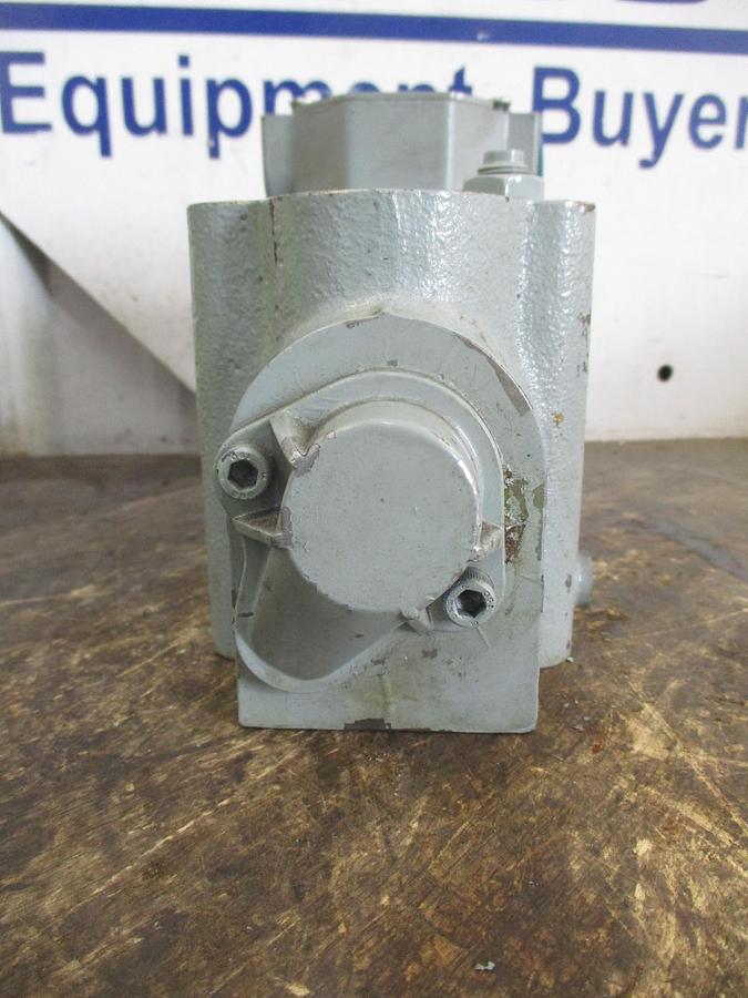 Used OILGEAR L717102-011/BELSN-303 HYDRAULIC VALVE
