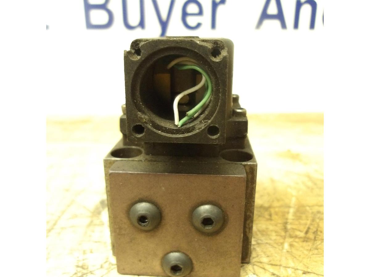 Used DYNAMIC 16-5 SERVO VALVE