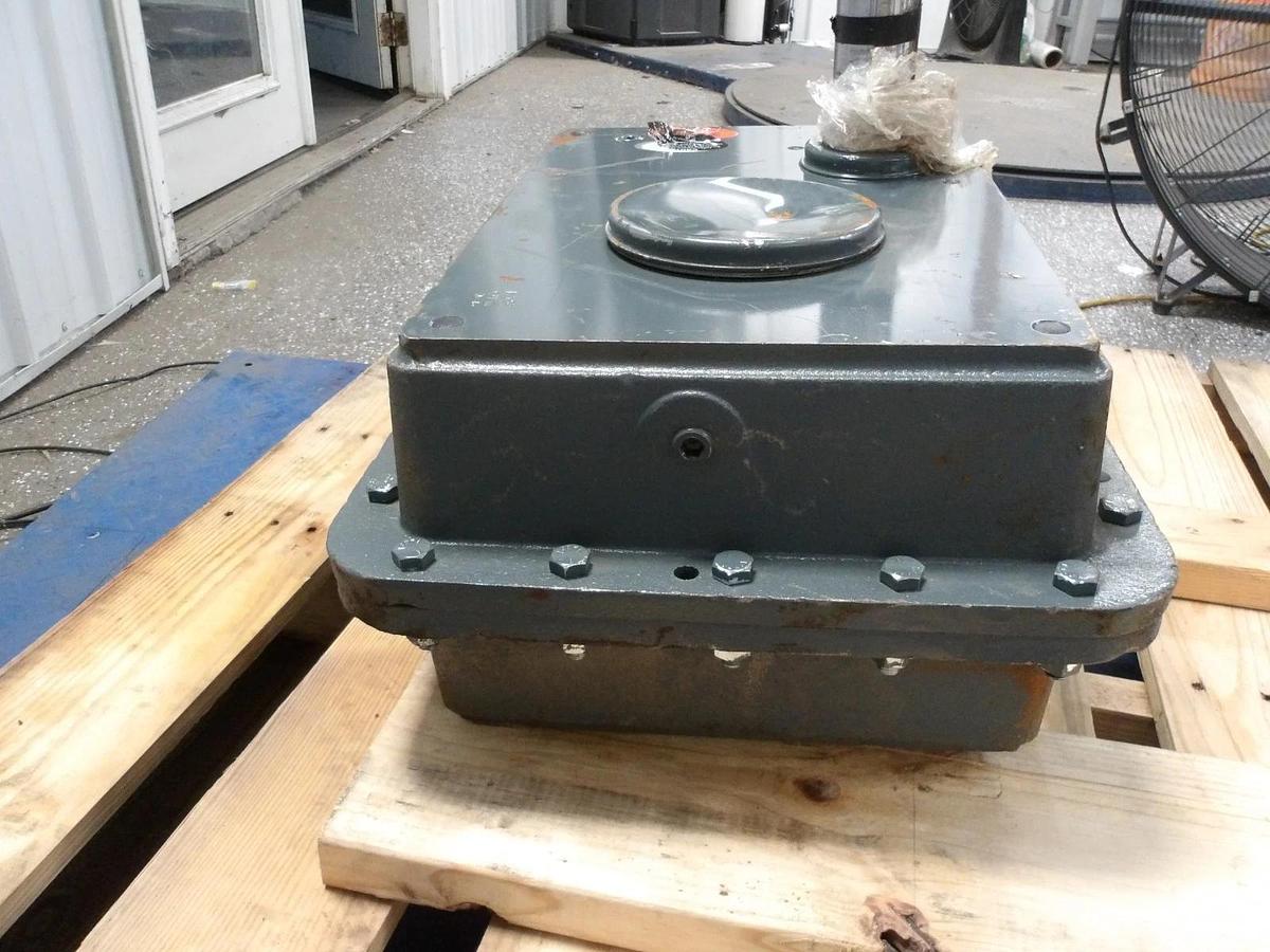 Used FALK QUADRIVE 5315-J25-A SPEED REDUCER, RATIO 25.26, #79230G NEW